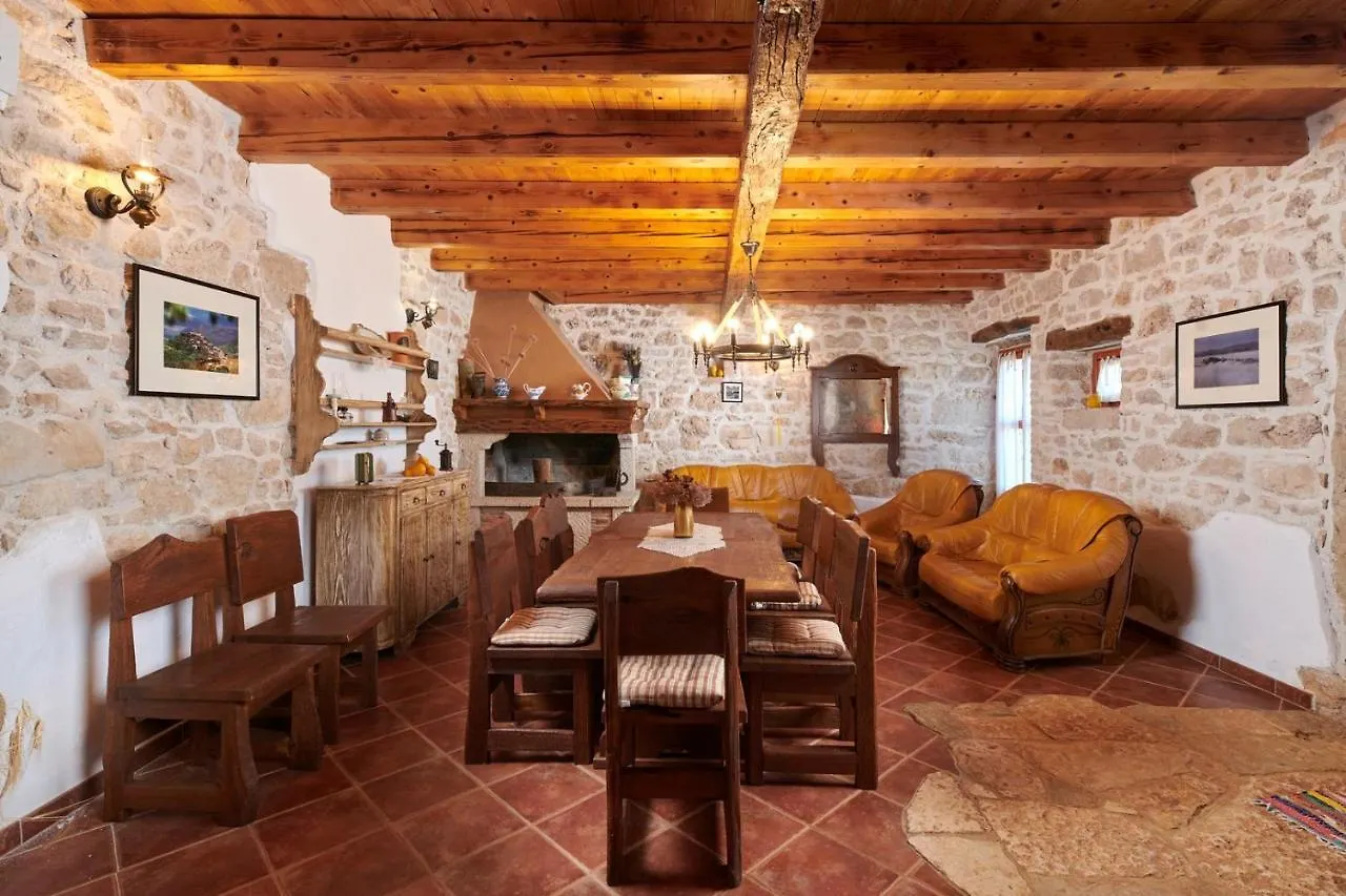 Villa Tamaris Višnjan بيت ضيافة