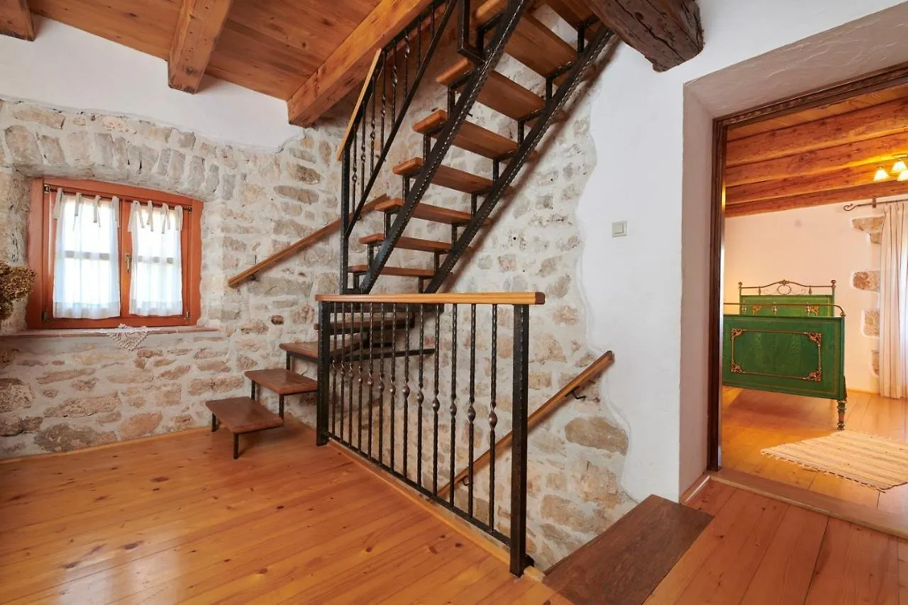 Villa Tamaris Višnjan بيت ضيافة